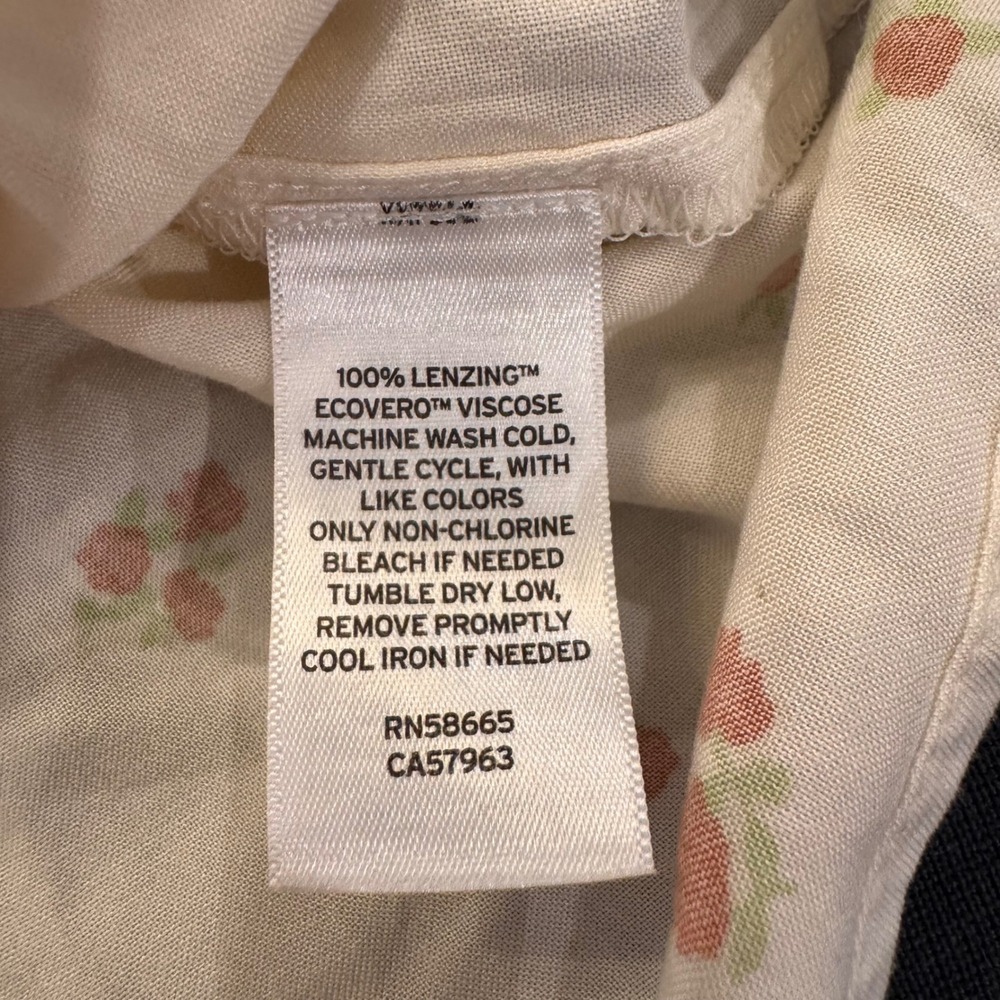 Abound Strawberry Floral Print Blouse Ecovero Viscose Cream Farmers Market Sz M - Picture 7 of 10